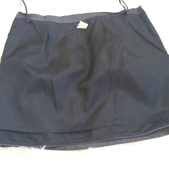 J. Crew Grey Wool Mini Skirt. Size 4 - Picture 5 of 8